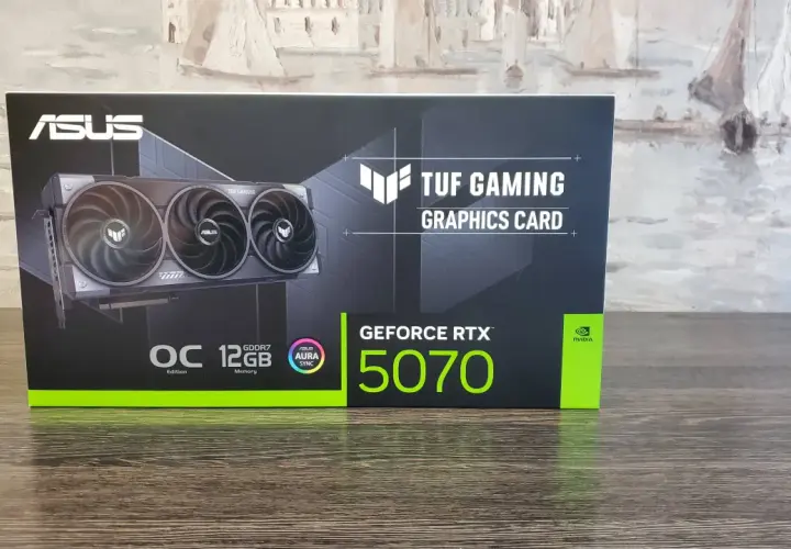 Pudełko karty graficznej ASUS TUF Gaming GeForce RTX 5070 z 12GB GDDR7.