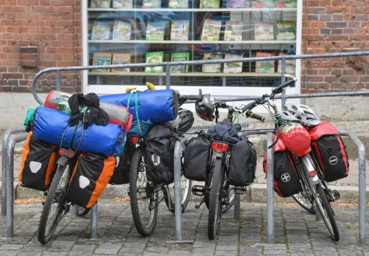 Jak spakować namiot na rower: uniknij błędów i zaoszczędź miejsce