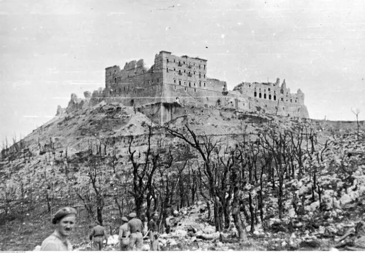 Bitwa pod Monte Cassino - pełna chronologia walk o klasztorny szczyt