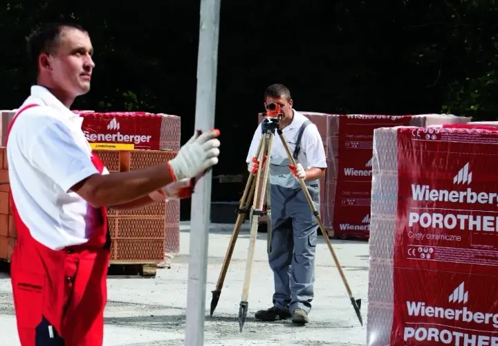 Jak skutecznie sprawdzić rok budowy budynku i uniknąć błędów