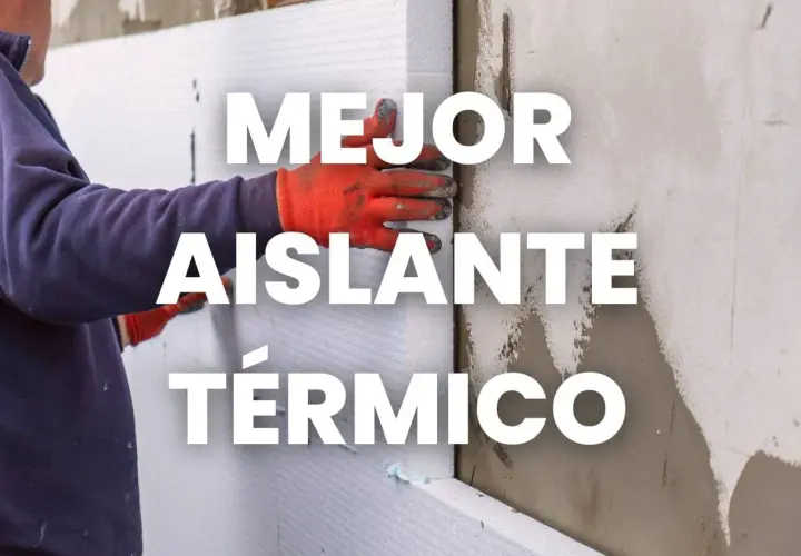 Man installing white foam panels, highlighting the mejor aislante térmico for energy efficiency.