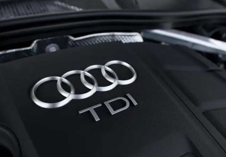 Silnik TDI Audi A6 C6. Awaryjne odpalanie może być konieczne, gdy akumulator jest rozładowany.