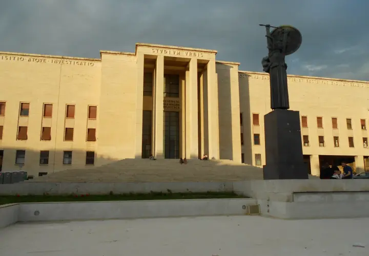 Sapienza uniwersytet rzymski - historia, programy i znani absolwenci