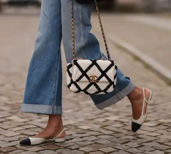 Buty do szerokich spodni: Odkryj, jak wydłużyć nogi i być modną