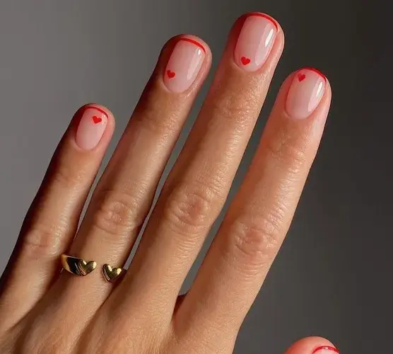 Kolory manicure Kim Kardashian, które zrobią wrażenie na każdej okazji