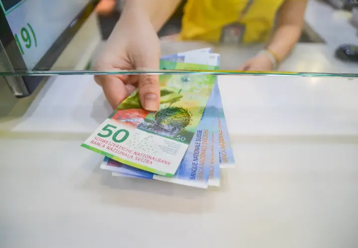 Kto wprowadził kredyty we frankach i jakie miały konsekwencje?