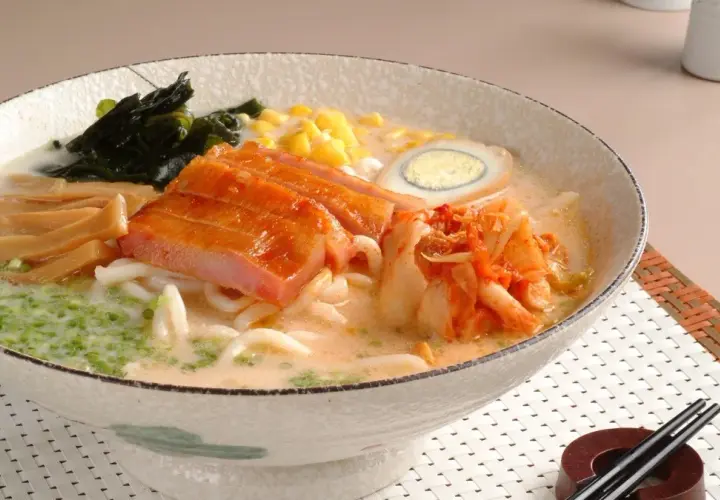 Jak łatwo przygotować kimchi buldak - pyszny przepis na ramen