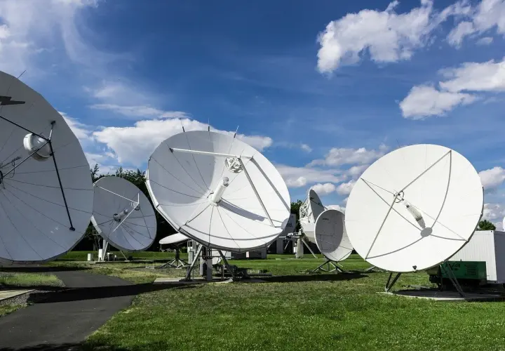 Jak antena satelitarna może poprawić jakość Twojego obrazu?