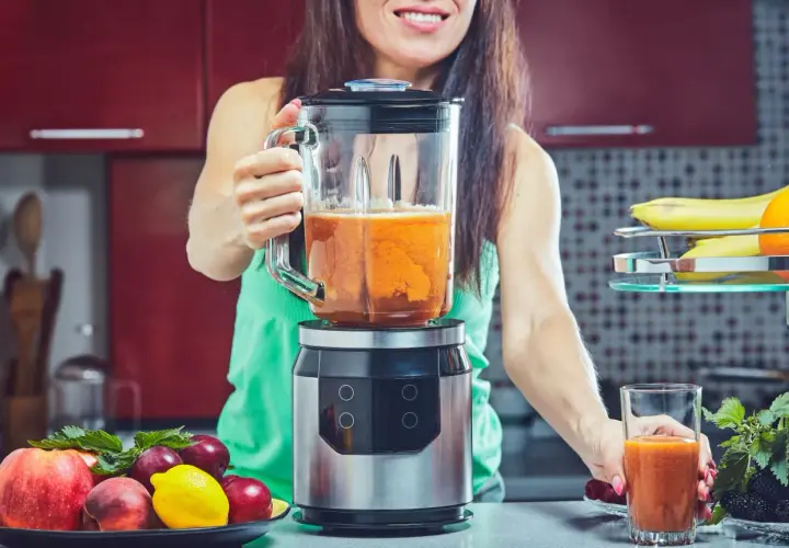 Jaki blender do koktajli kupić? Ekspert radzi, co wybrać!