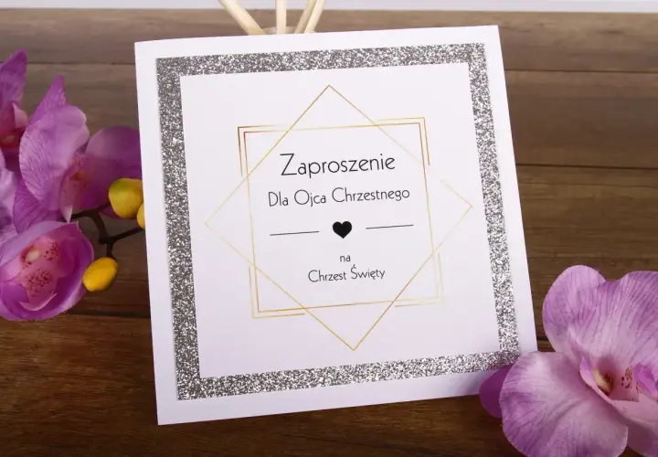 Eleganckie zaproszenie "Dla Ojca Chrzestnego na Chrzest Święty" z brokatową ramką i złotymi zdobieniami, otoczone fioletowymi storczykami.