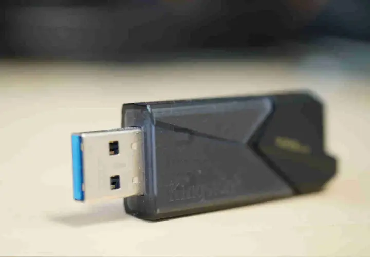 Twój pendrive nie działa? Napraw go i odzyskaj dane!