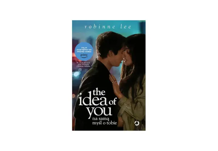 Okładka książki "The Idea of You" z Anne Hathaway i Nicholasem Galitzine. Film dostępny na Prime Video.
