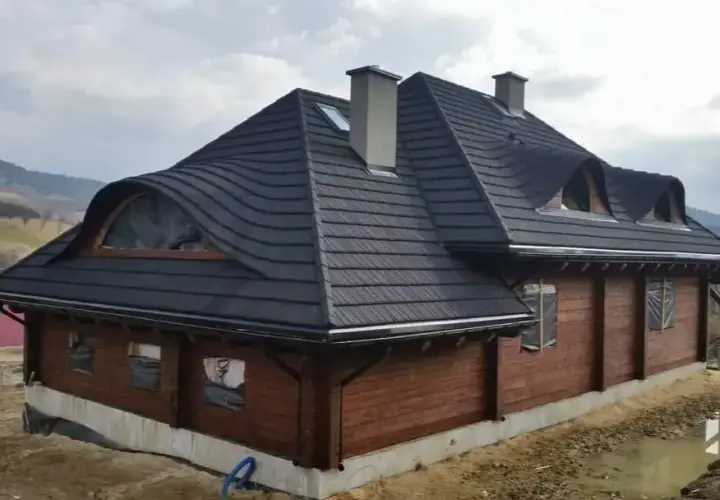 Dom drewniany czy murowany? Koszty, czas, trwałość co wybrać?