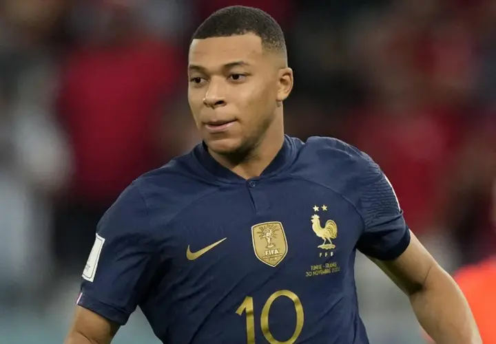Ile Mbappé zarabia tygodniowo? Rozkładamy jego fortunę na czynniki pierwsze