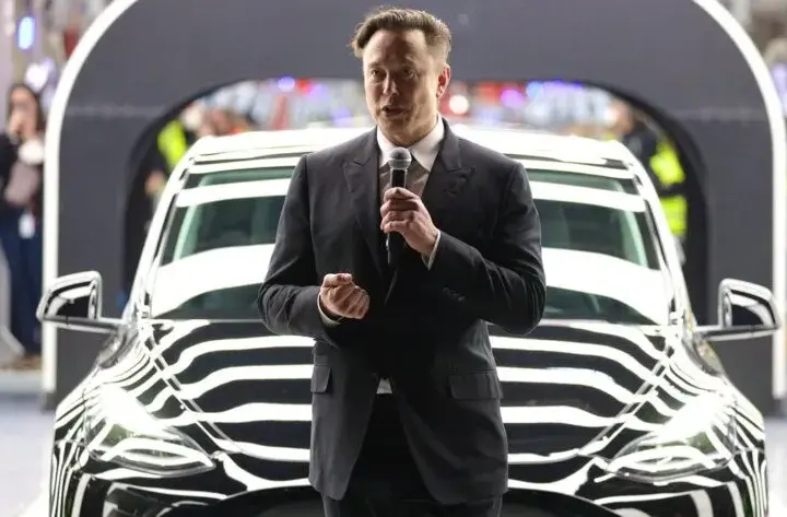 Ile ma lat Elon Musk? Zaskakujące fakty o jego życiu i osiągnięciach