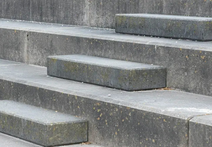 Co na schody betonowe? Najlepsze materiały i triki wykończeniowe