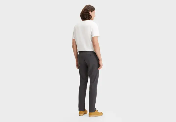 ¿"Pants" o "trousers"? Traduce "A él no le gustan mis pantalones"