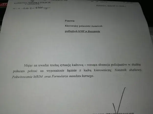 Jak napisać raport o zwolnienie z policji - przygotuj dokument krok po kroku