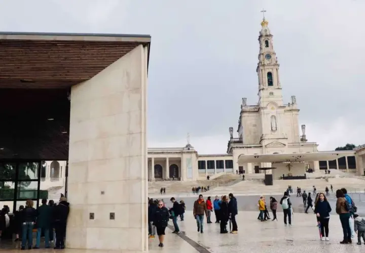 Sanktuarium Matki Bożej Fatimskiej w Portugalii: historia i znaczenie miejsca