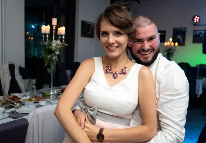 Miłość francuska czy to grzech? Kontrowersje i różne perspektywy