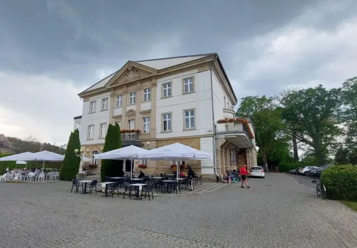 Pałac w Brunowie: Odkryj jego fascynującą historię i architekturę