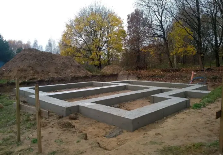 Jak zabezpieczyć fundamenty przed zimą: 5 skutecznych metod