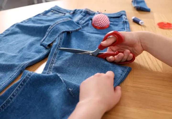 Skracanie spodni: 3 metody DIY. Zrób to sam, nawet jeansy!