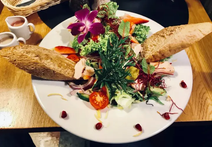 Gdzie zjeść w Srebrnej Górze? Odkryj najlepsze restauracje i smaki
