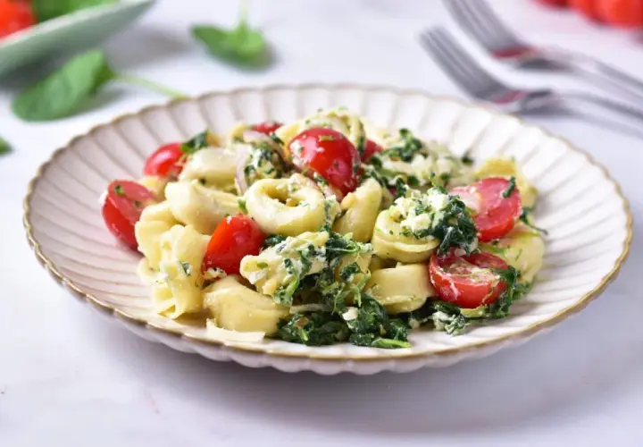 Tortellini na obiad? Odkryj 20+ przepisów na szybkie dania!