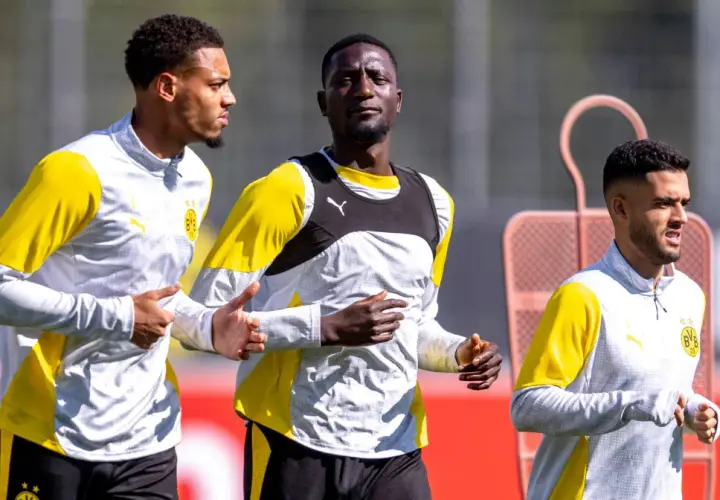 Piłkarze Borussii Dortmund trenują przed meczem z Union Berlin.