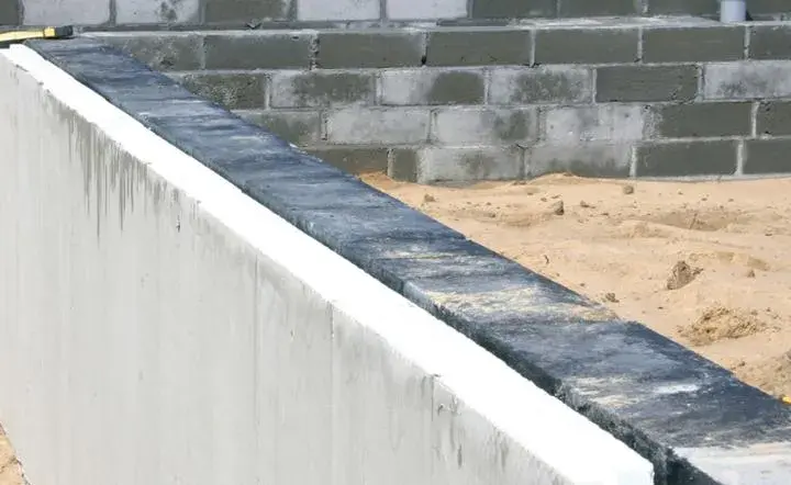 Jak głęboko ocieplać fundamenty, aby uniknąć strat ciepła?