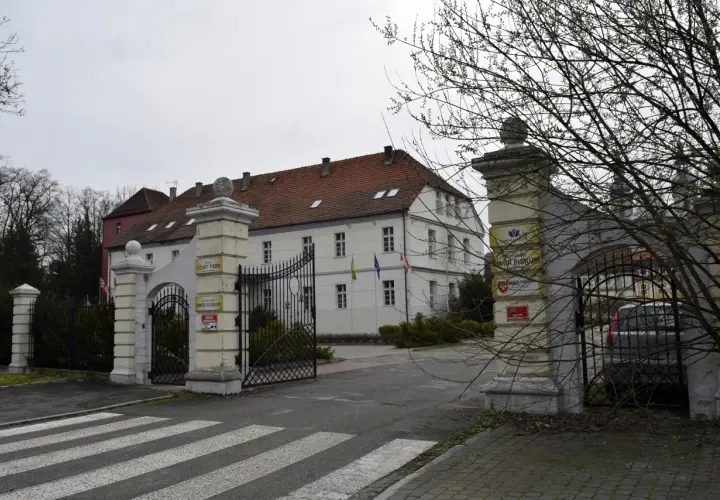 Dom Opieki Dwór Biskupi Nysa: Innowacje, Historia, Komfort i Finansowanie