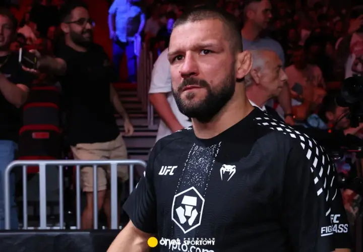 Wojownik UFC wchodzi na ring, tłum szaleje. To emocjonujące UFC w Polsce!
