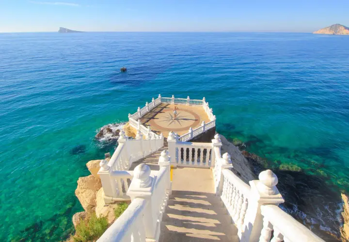 Benidorm : Guide Complet Plages, Activités & Vacances