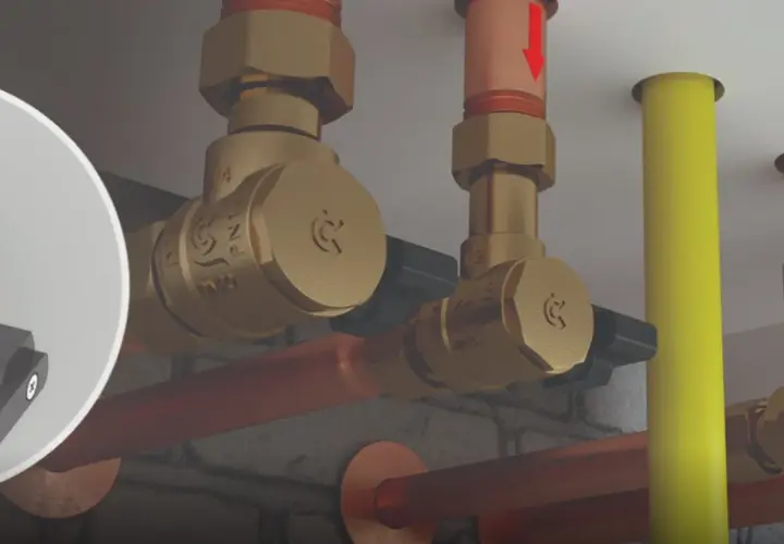 Instalacja hydrauliczna z mosiężnymi zaworami. Zastanawiasz się, gdzie zamontować zawór zwrotny przed czy za pompą?