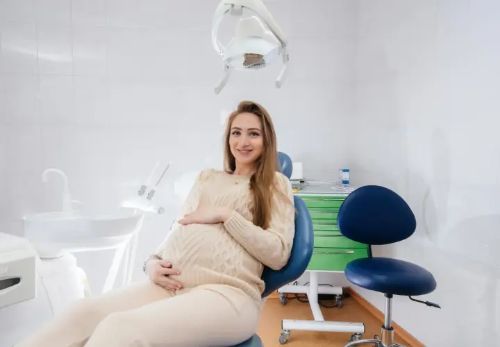 Czy dentysta w ciąży jest za darmo? Sprawdź, co przysługuje przyszłym mamom