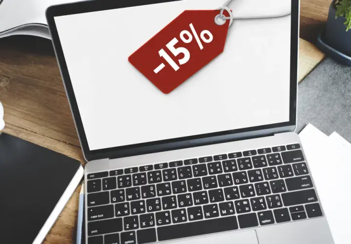 Laptop z etykietą -15% na ekranie. Czas na zakupy z zniżką Reserved!