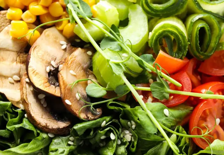 Jak ułożyć dietę wegetariańską, aby uniknąć niedoborów i cieszyć się zdrowiem