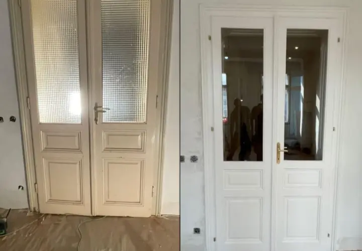 Prima e dopo: porte interne verniciate di bianco, con vetri trasparenti che riflettono la stanza.
