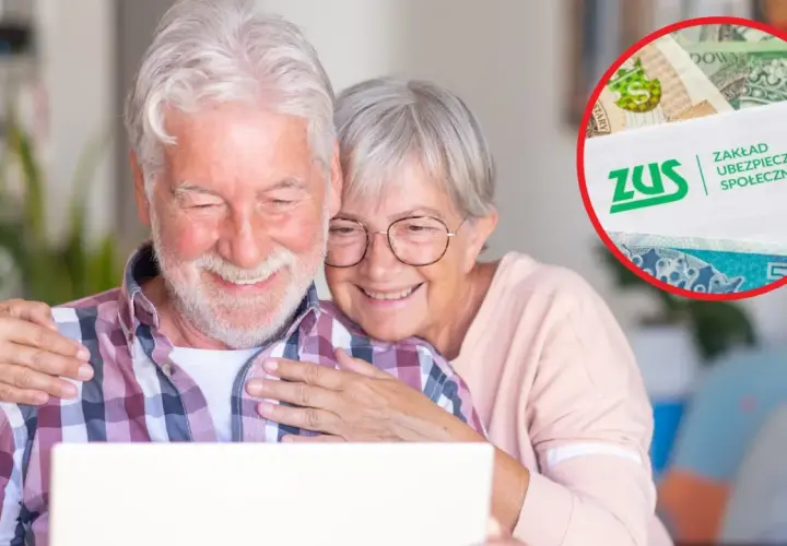 Uśmiechnięta para seniorów przegląda dokumenty ZUS na laptopie, planując wcześniejszą emeryturę.