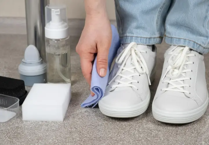 Gumowe buty bez żółtych plam? Skuteczne czyszczenie krok po kroku