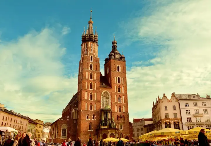 Ile trwa msza święta w niedziele? Sprawdź, co wpływa na czas trwania