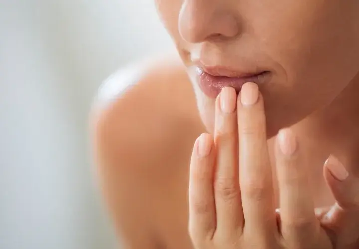 Jak zrobić peeling ust: skuteczne metody i przepisy na domowy scrub