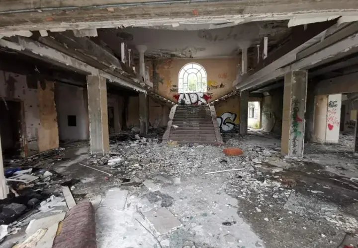 Dlaczego upadł hotel Murat w Redzie? Kluczowe przyczyny i skutki