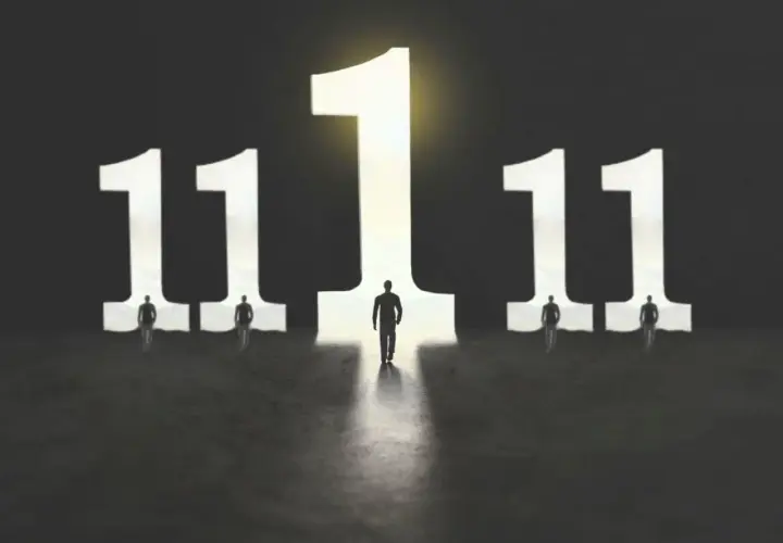 Siluetas de personas caminan hacia el número 11, que representa qué significa el número 11, un portal de luz.