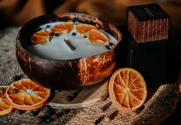 Najlepsze świeczki o zapachu mandarynki – wybierz idealny aromat
