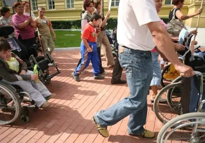 Czy opiekun osoby niepełnosprawnej może dorobić bez ograniczeń?
