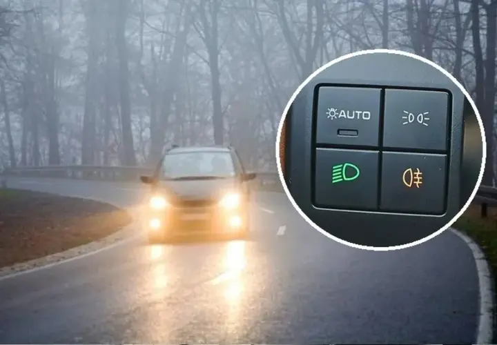 Mglisty dzień, auto na drodze. Widać przyciski do włączania świateł, w tym jak się włącza światła przeciwmgielne (pomarańczowa ikonka).