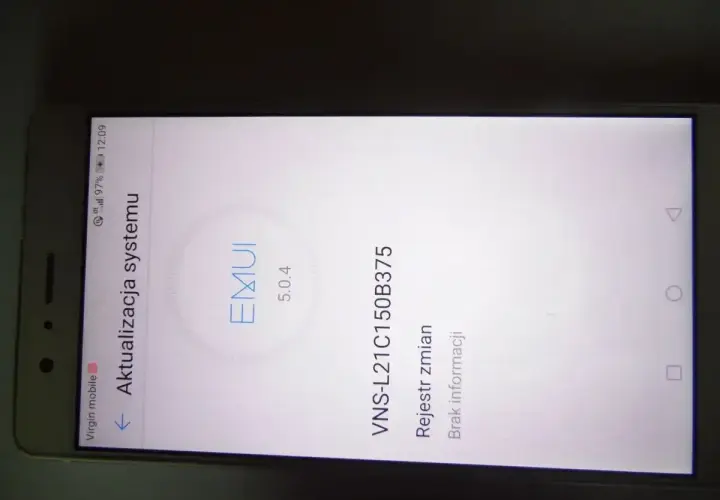 Ekran telefonu z informacją o aktualizacji systemu EMUI 5.0.4. Model VNS-L21C150B375.