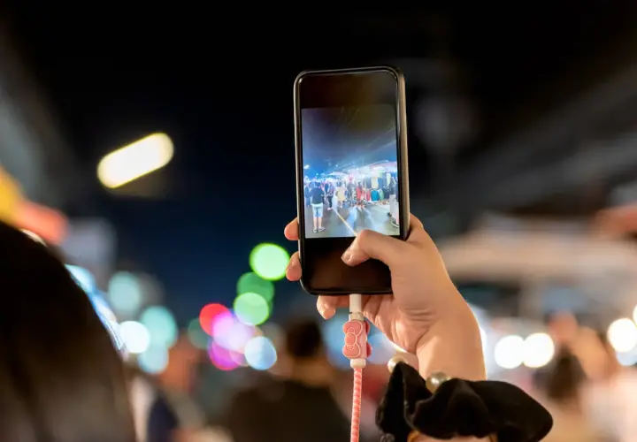 Jak Media Kształtują Opinię Publiczną: Studium przypadku